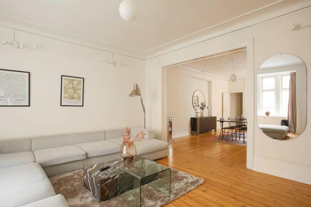 Large & Bright 3Br Apartment W Whirlpool Near Metro Copenhagen Exterior photo