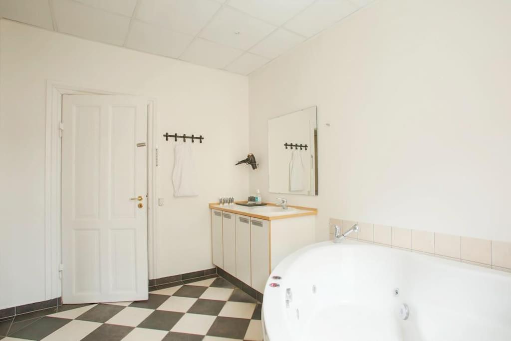 Large & Bright 3Br Apartment W Whirlpool Near Metro Copenhagen Exterior photo